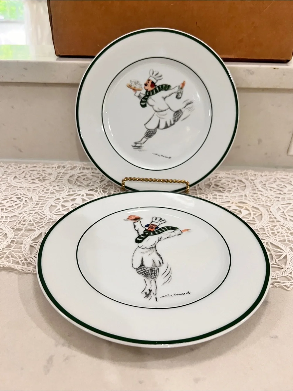 William Sonoma Skating Chefs Salad Plates Set of 2